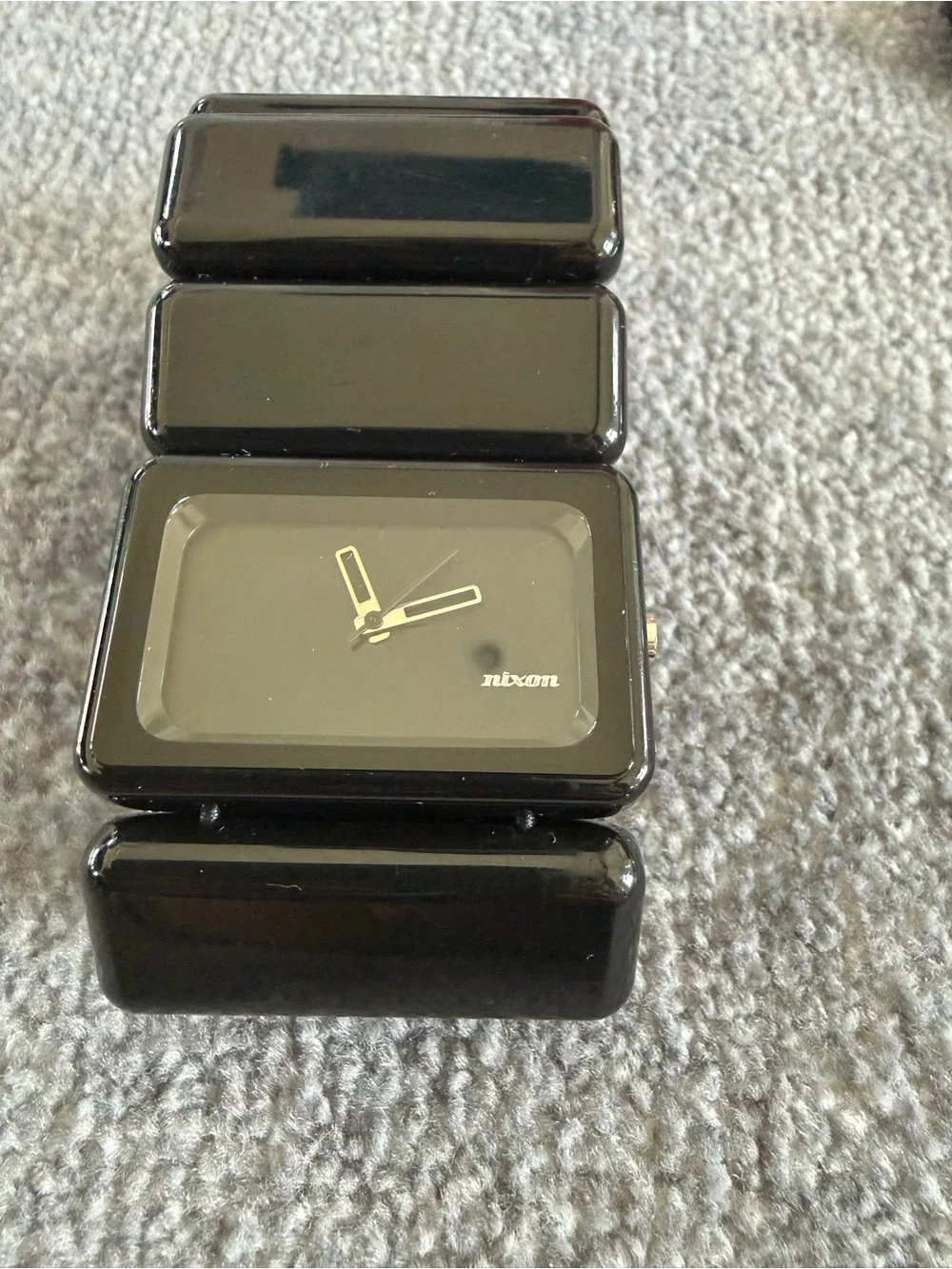 Nixon “The Vega” Watch Excellent Condition! Black —Stretch